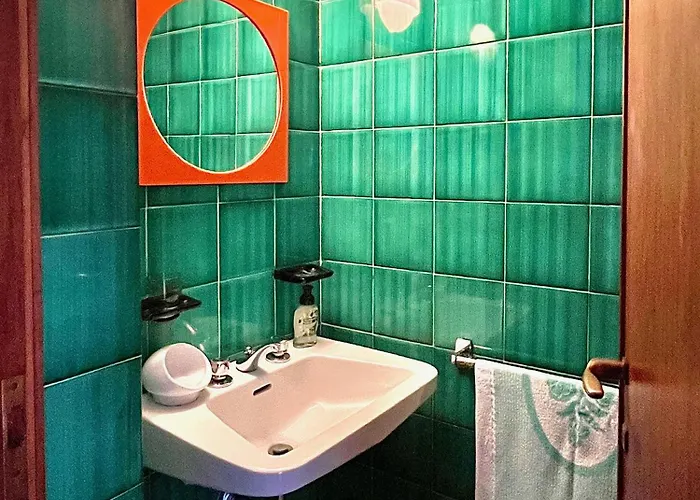 Nella Back To 70' Villa Varenna