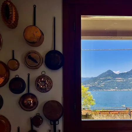 Nella Back To 70' Varenna