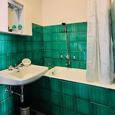 Nella Back To 70' Varenna