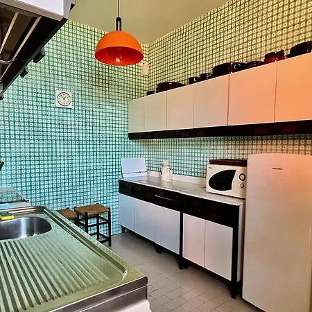 Nella Back To 70' Villa *