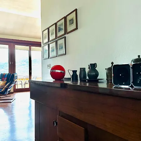 Nella Back To 70' Villa Varenna