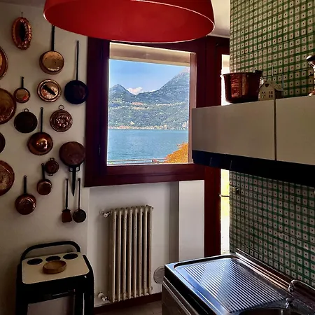 Nella Back To 70' * Varenna