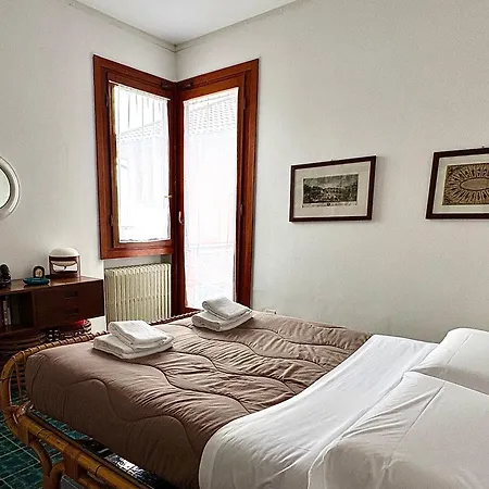 Nella Back To 70' Varenna