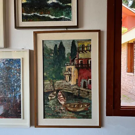 Nella Back To 70' Villa *