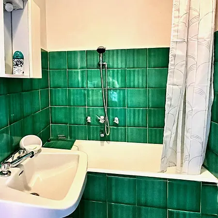 Nella Back To 70' Varenna