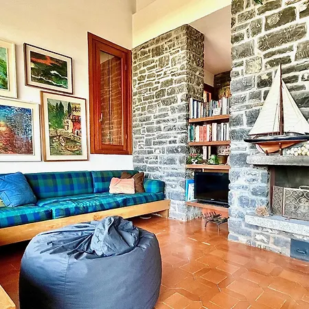 Nella Back To 70' Villa