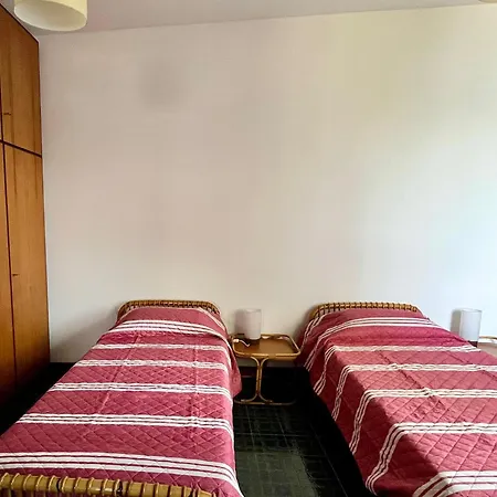 Nella Back To 70' Varenna