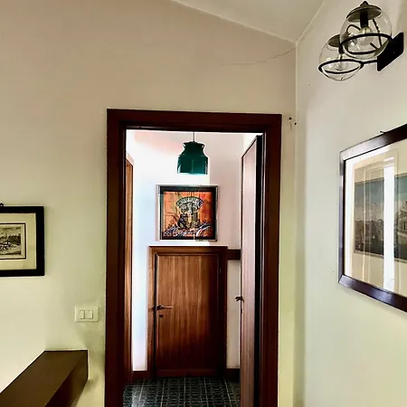 Nella Back To 70' Villa Varenna