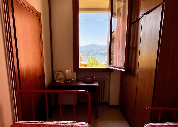 Nella Back To 70' Vila Varenna